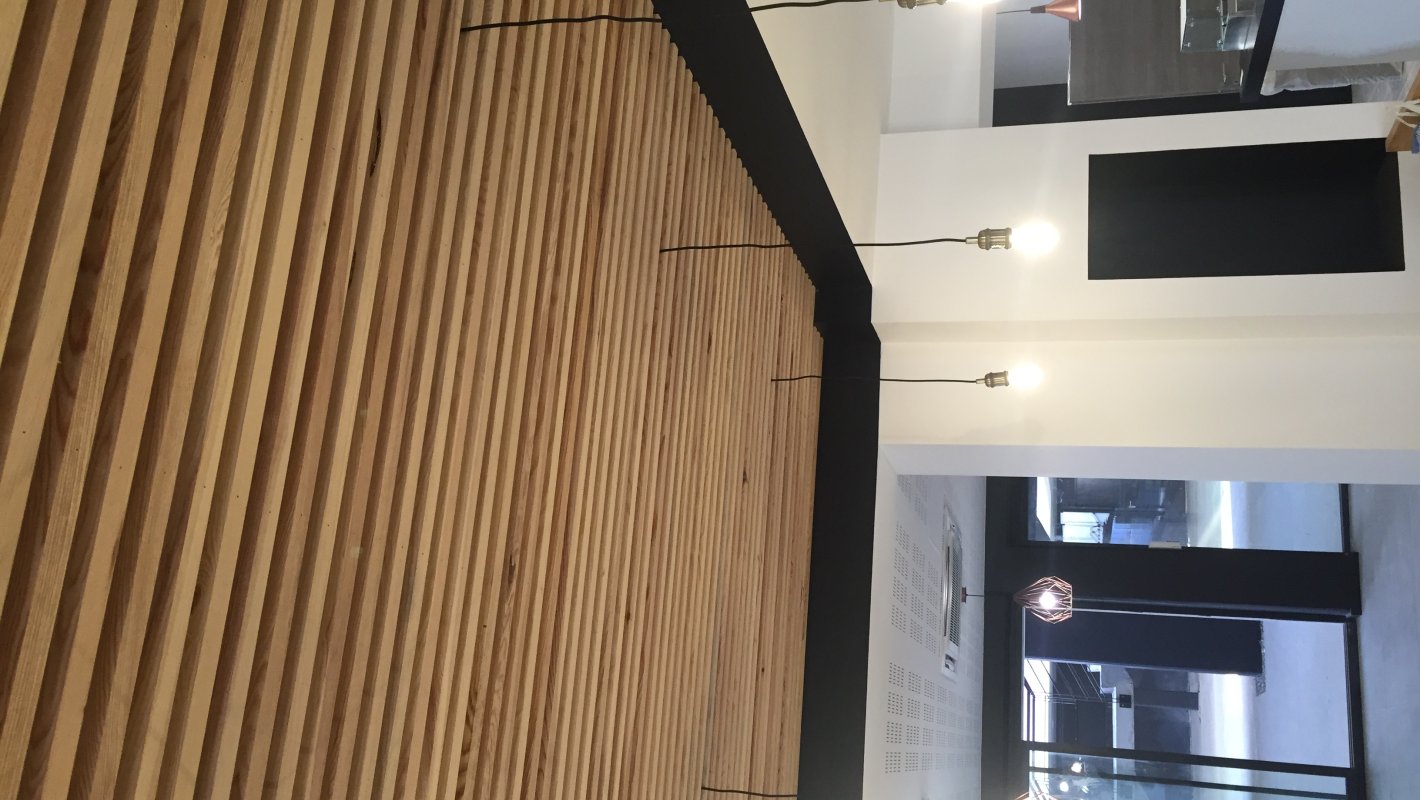 Illustration de l'article Plafonds classés au feu dans un commerce